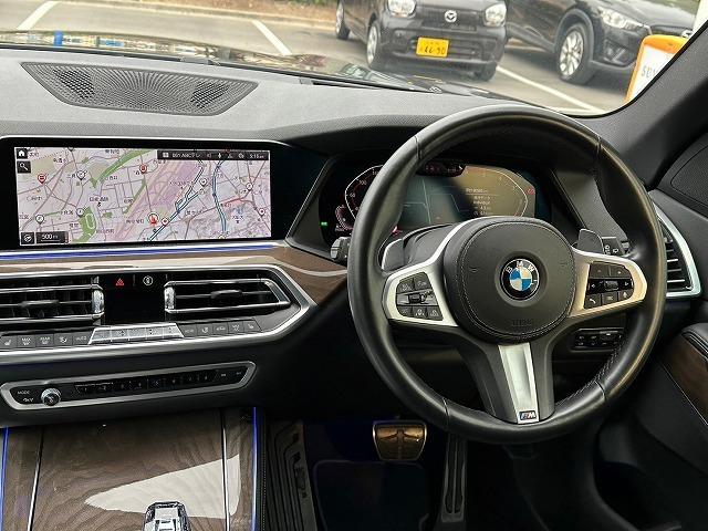 Ｘ５ ｘＤｒｉｖｅ　３５ｄ　Ｍスポーツ　法人１オナ　プラスＰＫＧ　イージークローザー　禁煙　リアエンターテインメント　保冷／保温機能付きカップホルダー　黒革　サンルーフ　ブラインドスポット　全周囲カメラ　シートヒーター　メモリ付パワーシート（33枚目）