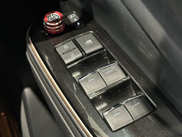 クラウンスポーツ ＳＰＯＲＴ　ＲＳ　（ＰＨＥＶ）　４ＷＤ　モデリスタ　パノラマルーフ　全周囲　サンルーフ　キーレス　バックカメラ　フルセグテレビ　ミュージックプレイヤー接続可　横滑り防止機能　盗難防止装置　衝突被害軽減システム　ＥＴＣ　スマートキー（38枚目）