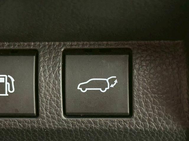 クラウンスポーツ ＳＰＯＲＴ　Ｚ　（ＨＥＶ）　全周囲　ＥＴＣ　電動リアゲート　シートヒーター　Ｐアシスト　パワーテールゲート　３６０°ビューカメラ　盗難防止装置　ＡＢＳ　ＬＥＤ　フルセグ　ミュージックプレイヤー接続可　メモリーナビ　キーレス（6枚目）