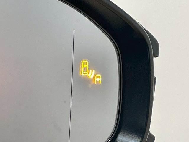 クラウンスポーツ ＳＰＯＲＴ　Ｚ　（ＨＥＶ）　サンルーフ　電動リアゲート　ＥＴＣ　全周囲　Ｐアシスト　パワーテールゲート　３６０°ビューカメラ　パノラマサンルーフ　禁煙　盗難防止装置　ＡＢＳ　ＬＥＤ　フルセグ　シートクーラー　メモリーナビ　４ＷＤ（7枚目）