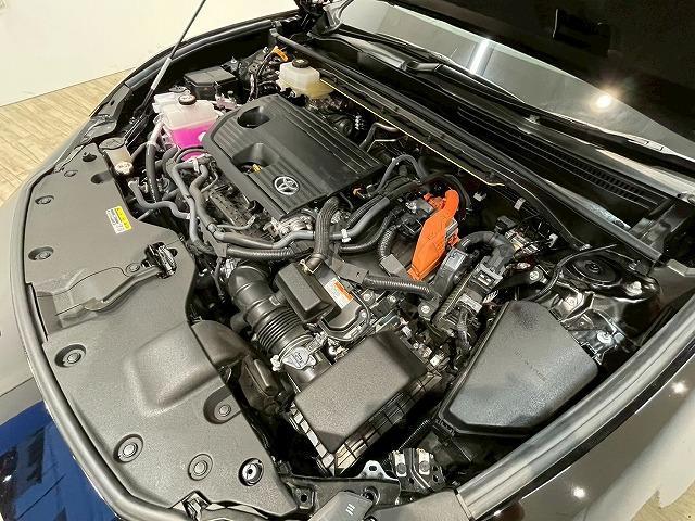 クラウンスポーツ ＳＰＯＲＴ　Ｚ　（ＨＥＶ）　サンルーフ　電動リアゲート　ＥＴＣ　全周囲　Ｐアシスト　パワーテールゲート　３６０°ビューカメラ　パノラマサンルーフ　禁煙　盗難防止装置　ＡＢＳ　ＬＥＤ　フルセグ　シートクーラー　メモリーナビ　４ＷＤ（21枚目）