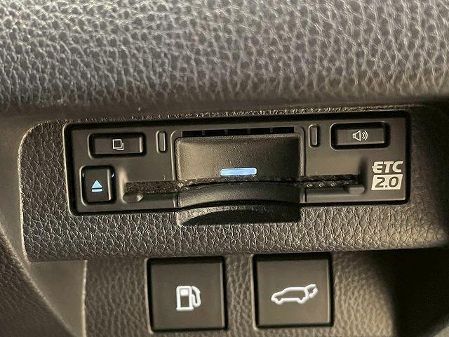 クラウンスポーツ ＳＰＯＲＴ　Ｚ　（ＨＥＶ）　サンルーフ　電動リアゲート　ＥＴＣ　全周囲　Ｐアシスト　パワーテールゲート　３６０°ビューカメラ　パノラマサンルーフ　禁煙　盗難防止装置　ＡＢＳ　ＬＥＤ　フルセグ　シートクーラー　メモリーナビ　４ＷＤ（57枚目）