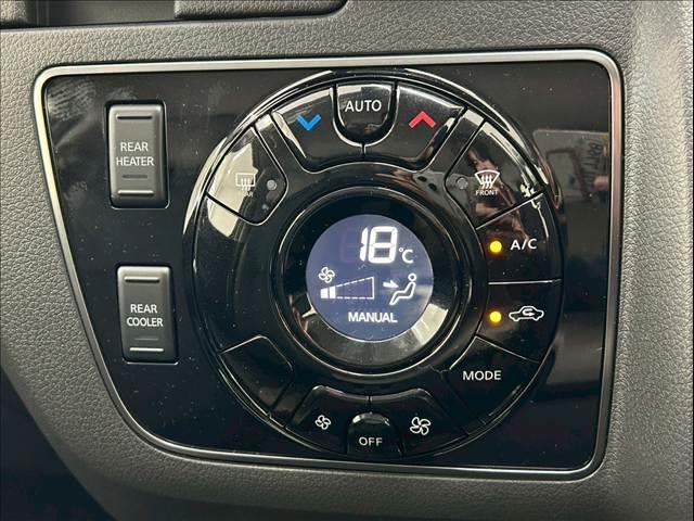 キャラバン グランドプレミアムＧＸ　登録済未使用車　電動スライド　８型ナビ　フルセグテレビ　禁煙　Ｗエアバック　アイドリングストップ　イモビ　スマートキー　キーレスエントリー　オートエアコン　Ｂカメラ　パワーウィンド　ナビＴＶ　ＳＤナビ（7枚目）