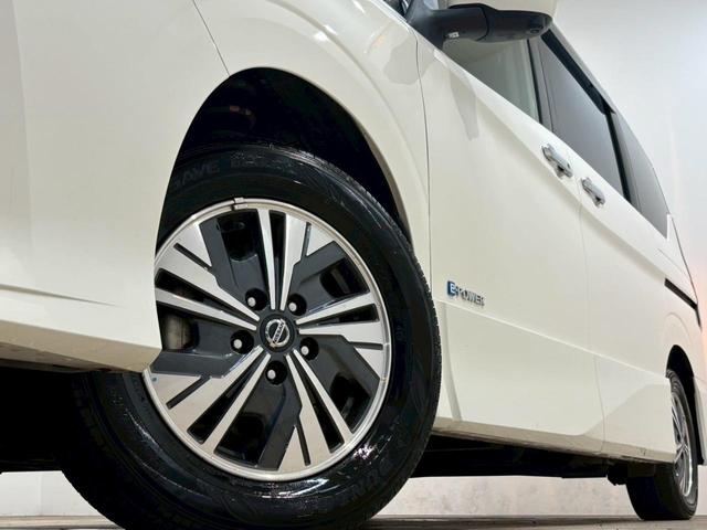 セレナ ｅ－ＰＯＷＥＲ　ハイウェイスターＶ　プロパイロット　全周囲カメラ　両側電動　３６０°カメラ　エマジェンシーブレーキ　ＤＶＤ再生機能　地デジ　ミュージックプレイヤー接続可　ＳＤナビゲーション　Ｗエアコン　パーキングアシスト　横滑り防止機能（74枚目）