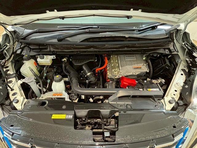 セレナ ｅ－ＰＯＷＥＲ　ハイウェイスターＶ　プロパイロット　全周囲カメラ　両側電動　３６０°カメラ　エマジェンシーブレーキ　ＤＶＤ再生機能　地デジ　ミュージックプレイヤー接続可　ＳＤナビゲーション　Ｗエアコン　パーキングアシスト　横滑り防止機能（78枚目）