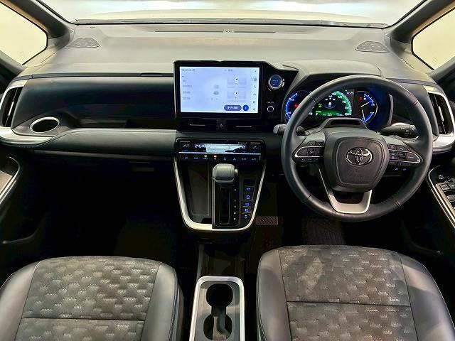 ヴォクシー ＨＹＢＲＩＤ　Ｓ－Ｚ　純正１０．５型ナビ　１４型有機ＥＬリアシートエンターテインメント　快適利便パッケージ　ブラインドスポットモニター　電動リアゲート　シートヒーター　レーダークルーズコントロール　ステアリングヒーター（2枚目）