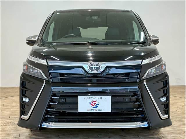 ヴォクシー ＺＳ“煌ＩＩＩ”　純正ナビ　バックカメラ　フリップダウンモニター　両側電動スライドドア　クルーズコントロール　衝突軽減ブレーキ　車線逸脱防止　　オートハイビーム　スマートキー　プッシュスタート　両側Ｐドア　エアバッグ（12枚目）