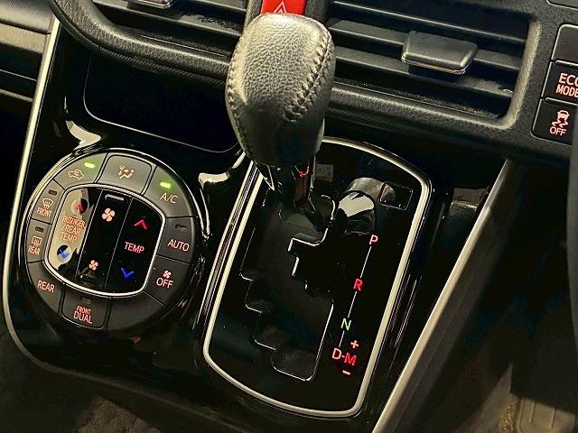 ヴォクシー ＺＳ“煌ＩＩＩ”　純正ナビ　バックカメラ　フリップダウンモニター　両側電動スライドドア　クルーズコントロール　衝突軽減ブレーキ　車線逸脱防止　　オートハイビーム　スマートキー　プッシュスタート　両側Ｐドア　エアバッグ（37枚目）