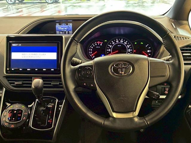 ヴォクシー ＺＳ“煌ＩＩＩ”　純正ナビ　バックカメラ　フリップダウンモニター　両側電動スライドドア　クルーズコントロール　衝突軽減ブレーキ　車線逸脱防止　　オートハイビーム　スマートキー　プッシュスタート　両側Ｐドア　エアバッグ（54枚目）