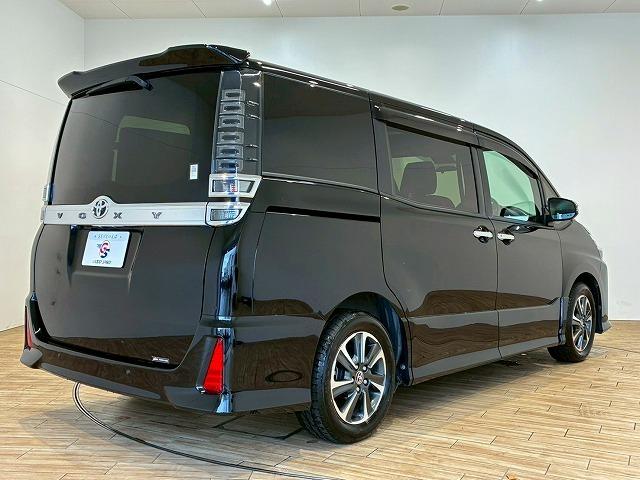 ヴォクシー ＺＳ“煌ＩＩＩ”　純正ナビ　バックカメラ　フリップダウンモニター　両側電動スライドドア　クルーズコントロール　衝突軽減ブレーキ　車線逸脱防止　　オートハイビーム　スマートキー　プッシュスタート　両側Ｐドア　エアバッグ（74枚目）