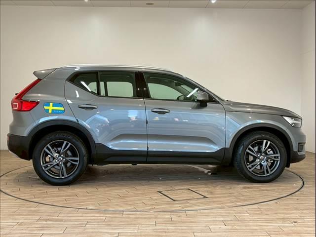 ＸＣ４０ Ｔ４　ＡＷＤ　モーメンタム　ホワイトレザーシート　純正ナビ　ＡｐｐｌｅＣａｒＰｌａｙ　ＡｎｄｒｏｉｄＡｕｔｏ　アラウンドビューモニター　パワーシート　シートメモリー　電動リアゲート　シートヒーター　ブラインドスポットモニター（15枚目）