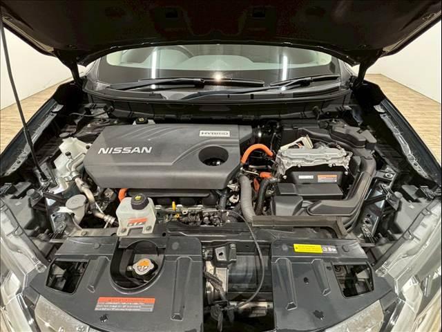 エクストレイル ２０Ｘｉ　ＨＹＢＲＩＤ　エクストリーマーＸ　純正ナビ　パノラミックビューモニター　フルセグテレビ　インテリジェントルームミラー　プロパイロット　電動リアゲート　ブラインドスポットモニター　ＥＴＣ　ミュージックプレイヤー接続可　オートエアコン（20枚目）