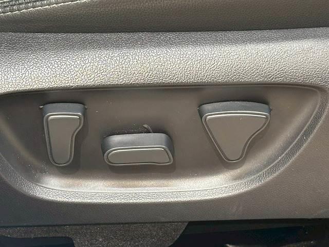 ヤリスクロス HYBRID Z 純正ナビ パノラミックビューモニター レーダークルーズコントロール ブラインドスポットモニター パワーシート シートヒーター LEDヘッドライト パーキングアシスト 電動リアゲート(7枚目)