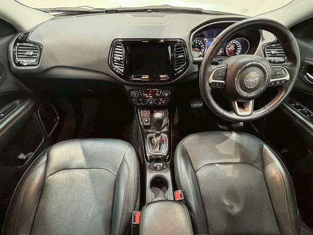 ジープ・コンパス リミテッド　純正ナビ　バックカメラ　ＡｐｐｌｅＣａｒＰｌａｙ　レーダークルーズコントロール　ブラインドスポットモニター　シートメモリー　パーキングアシスト　シートヒーター　パーキングアシスト　クリアランスソナー（2枚目）