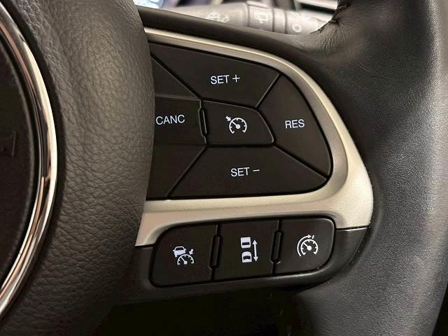 ジープ・コンパス リミテッド　純正ナビ　バックカメラ　ＡｐｐｌｅＣａｒＰｌａｙ　レーダークルーズコントロール　ブラインドスポットモニター　シートメモリー　パーキングアシスト　シートヒーター　パーキングアシスト　クリアランスソナー（5枚目）