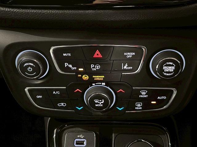 ジープ・コンパス リミテッド　純正ナビ　バックカメラ　ＡｐｐｌｅＣａｒＰｌａｙ　レーダークルーズコントロール　ブラインドスポットモニター　シートメモリー　パーキングアシスト　シートヒーター　パーキングアシスト　クリアランスソナー（26枚目）