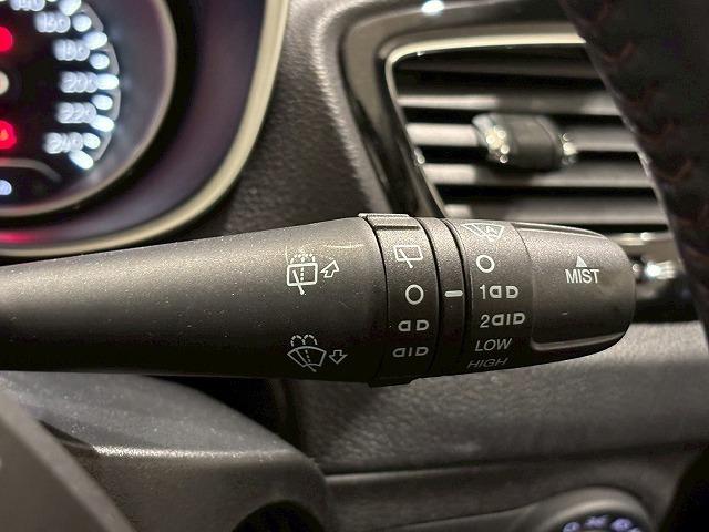 ジープ・コンパス リミテッド　純正ナビ　バックカメラ　ＡｐｐｌｅＣａｒＰｌａｙ　レーダークルーズコントロール　ブラインドスポットモニター　シートメモリー　パーキングアシスト　シートヒーター　パーキングアシスト　クリアランスソナー（43枚目）