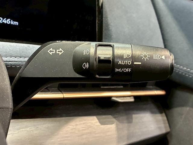 アリア Ｂ６　リミテッド　サンルーフ　純正ナビ　アラウンドビューモニター　フルセグテレビ　プロパイロット　インテリジェントルームミラー　電動リアゲート　シートメモリー　ブラインドスポットモニター　ヘッドアップディスプレイ（22枚目）
