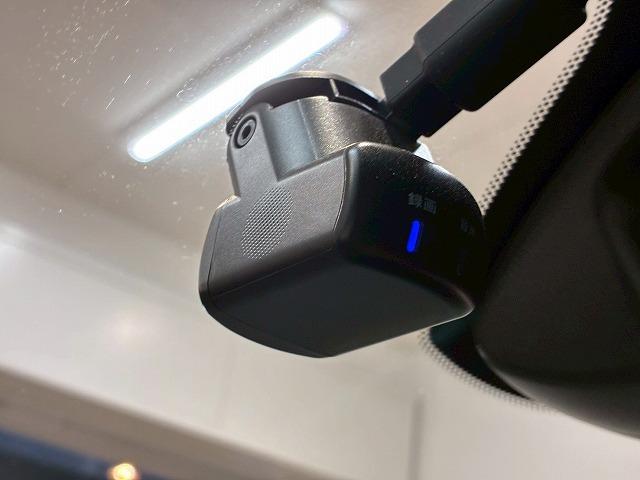 アリア Ｂ６　リミテッド　サンルーフ　純正ナビ　アラウンドビューモニター　フルセグテレビ　プロパイロット　インテリジェントルームミラー　電動リアゲート　シートメモリー　ブラインドスポットモニター　ヘッドアップディスプレイ（47枚目）