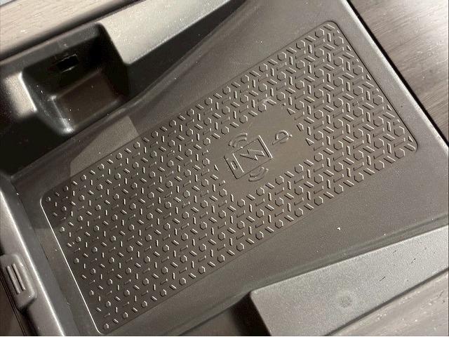 アリア Ｂ６　リミテッド　サンルーフ　純正ナビ　アラウンドビューモニター　フルセグテレビ　プロパイロット　インテリジェントルームミラー　電動リアゲート　シートメモリー　ブラインドスポットモニター　ヘッドアップディスプレイ（48枚目）