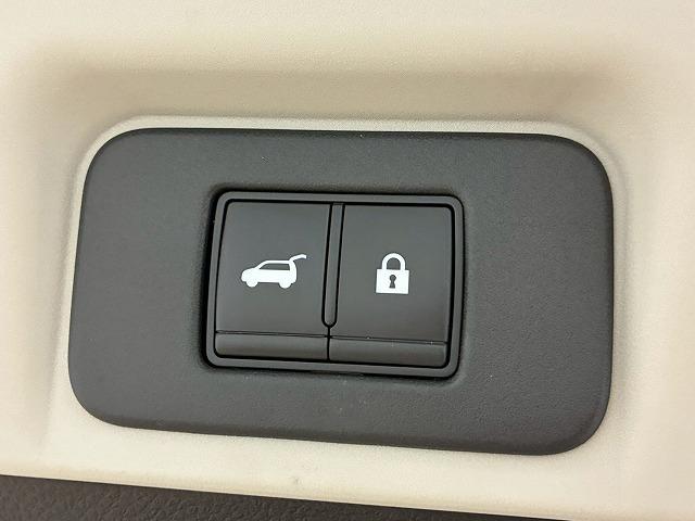 アリア Ｂ６　リミテッド　サンルーフ　純正ナビ　アラウンドビューモニター　フルセグテレビ　プロパイロット　インテリジェントルームミラー　電動リアゲート　シートメモリー　ブラインドスポットモニター　ヘッドアップディスプレイ（59枚目）