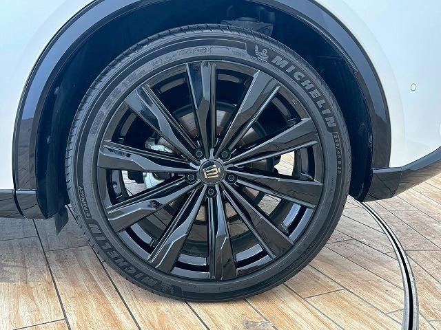 クラウンスポーツ ＳＰＯＲＴ　Ｚ（ＨＥＶ）　純正ナビ　パノラミックビューモニター　サンルーフ　シートメモリー　パワーシート　電動リアゲート　シートヒーター　シートクーラー　レーダークルーズコントロール　ブラインドスポットモニター（46枚目）