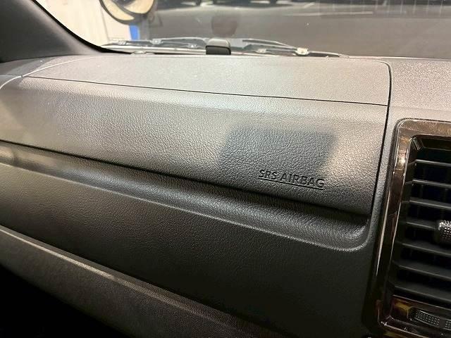 ハイエースバン スーパーGL ダークプライムII 純正ナビ バックカメラ 衝突軽減ブレーキ 車線逸脱防止 AC100V 助手席エアバック オートハイビーム オートライト オートエアコン 両側スライドドア スマートキー プッシュスタート リアクーラー(8枚目)