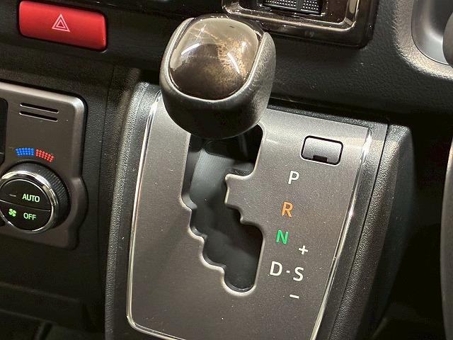 ハイエースバン スーパーGL ダークプライムII 純正ナビ バックカメラ 衝突軽減ブレーキ 車線逸脱防止 AC100V 助手席エアバック オートハイビーム オートライト オートエアコン 両側スライドドア スマートキー プッシュスタート リアクーラー(35枚目)