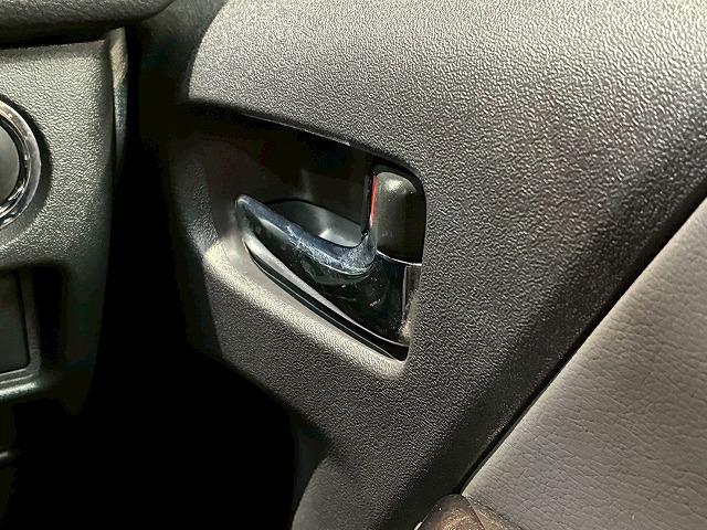 ハイエースバン スーパーGL ダークプライムII 純正ナビ バックカメラ 衝突軽減ブレーキ 車線逸脱防止 AC100V 助手席エアバック オートハイビーム オートライト オートエアコン 両側スライドドア スマートキー プッシュスタート リアクーラー(39枚目)