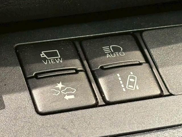 シエンタ ハイブリッド　ファンベースＧ　アルパインフローティングナビ　パノラミックビューモニター　両側電動スライドドア　クルーズコントロール　衝突軽減ブレーキ　車線逸脱防止　オートハイビーム　　オートライト　オートエアコン　フルセグテレビ（7枚目）