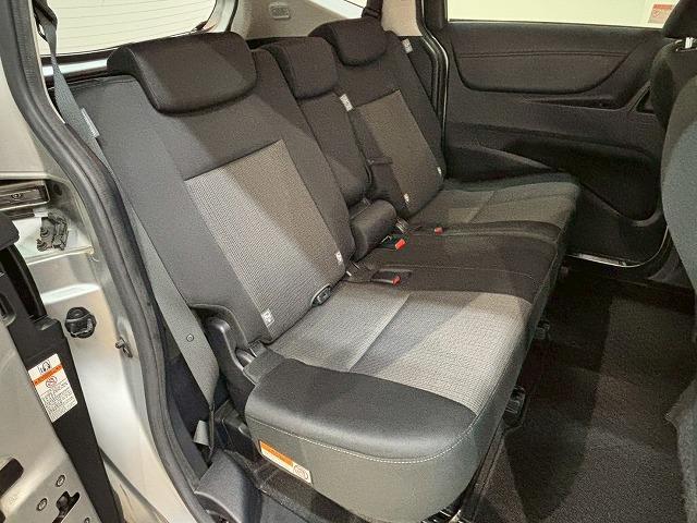 シエンタ ハイブリッド　ファンベースＧ　アルパインフローティングナビ　パノラミックビューモニター　両側電動スライドドア　クルーズコントロール　衝突軽減ブレーキ　車線逸脱防止　オートハイビーム　　オートライト　オートエアコン　フルセグテレビ（44枚目）