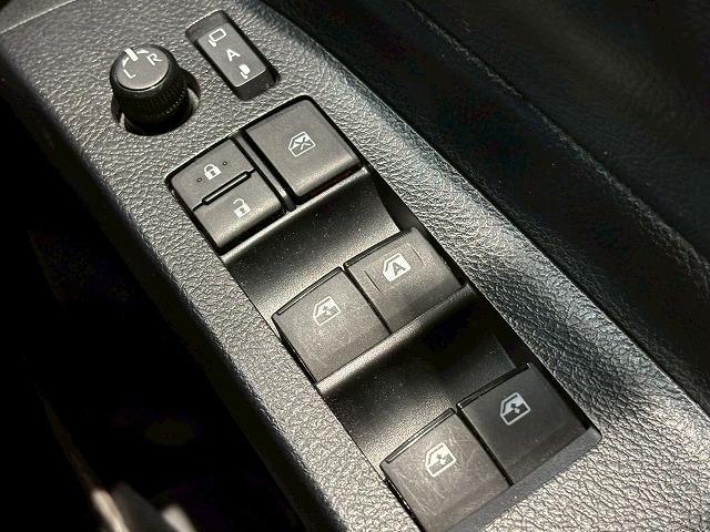 シエンタ ハイブリッド　ファンベースＧ　アルパインフローティングナビ　パノラミックビューモニター　両側電動スライドドア　クルーズコントロール　衝突軽減ブレーキ　車線逸脱防止　オートハイビーム　　オートライト　オートエアコン　フルセグテレビ（51枚目）