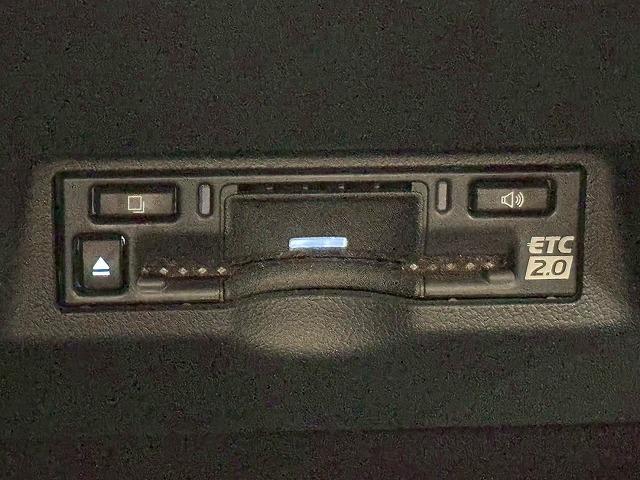 アルファードハイブリッド Ｅｘｅｃｕｔｉｖｅ　Ｌｏｕｎｇｅ　ツインムーンルーフ　後席モニター　純正ナビ　パノラミックビューモニター　ＪＢＬサウンド　デジタルインナーミラー　両側電動スライドドア　電動リアゲート　シートメモリー　レーダークルーズコントロール（23枚目）