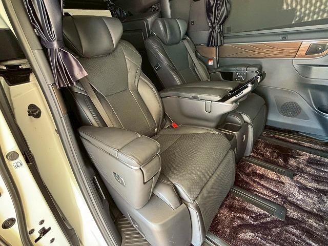 アルファードハイブリッド Ｅｘｅｃｕｔｉｖｅ　Ｌｏｕｎｇｅ　ツインムーンルーフ　後席モニター　純正ナビ　パノラミックビューモニター　ＪＢＬサウンド　デジタルインナーミラー　両側電動スライドドア　電動リアゲート　シートメモリー　レーダークルーズコントロール（44枚目）