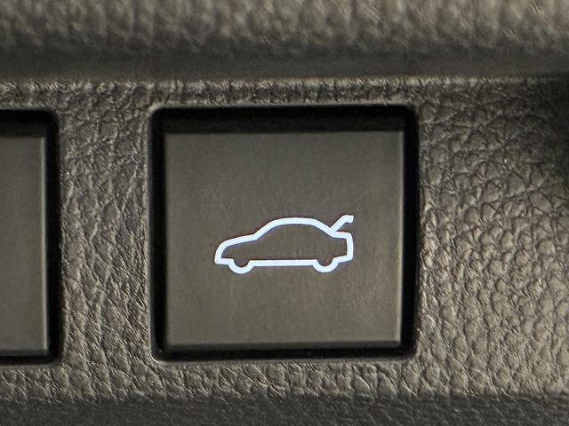 クラウンクロスオーバー RSアドバンスド サンルーフ パノラミックビューモニター デジタルインナーミラー シートメモリー パワーシート ヘッドアップディスプレイ ブラインドスポットモニター 純正ナビ シートヒーター シートクーラー(74枚目)