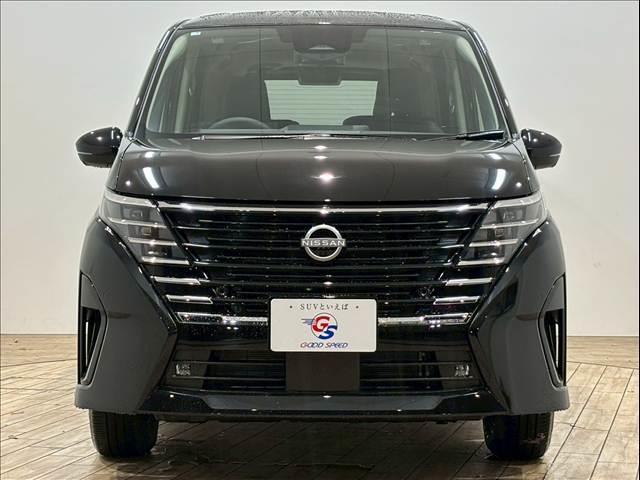 セレナ ハイウェイスターＶ　純正ナビ　パノラミックビューモニター　デジタルインナーミラー　プロパイロット　両側電動スライドドア　シートヒーター　ステアリングヒーター　ブラインドスポットモニター　スマートキー　後席エアコン（12枚目）