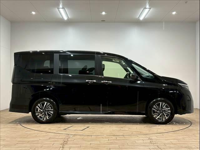 セレナ ハイウェイスターＶ　純正ナビ　パノラミックビューモニター　デジタルインナーミラー　プロパイロット　両側電動スライドドア　シートヒーター　ステアリングヒーター　ブラインドスポットモニター　スマートキー　後席エアコン（14枚目）