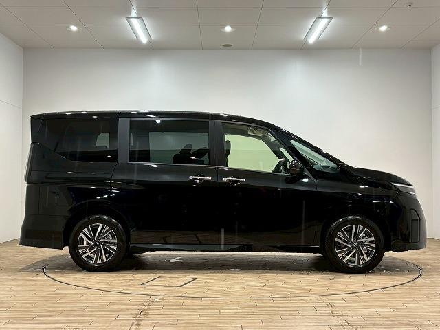 セレナ ハイウェイスターＶ　純正ナビ　パノラミックビューモニター　デジタルインナーミラー　プロパイロット　両側電動スライドドア　シートヒーター　ステアリングヒーター　ブラインドスポットモニター　スマートキー　後席エアコン（27枚目）