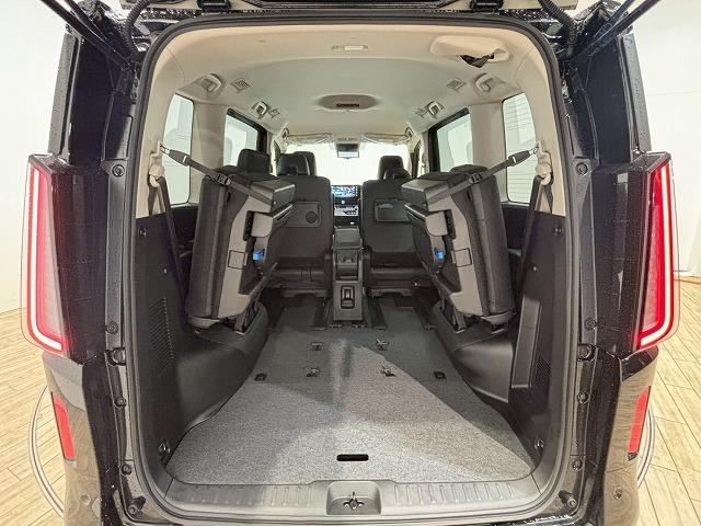 セレナ ハイウェイスターＶ　純正ナビ　パノラミックビューモニター　デジタルインナーミラー　プロパイロット　両側電動スライドドア　シートヒーター　ステアリングヒーター　ブラインドスポットモニター　スマートキー　後席エアコン（32枚目）