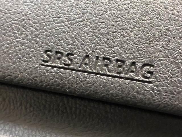 ハイエースバン スーパーＧＬダークプライム２　フローティングナビ　バックカメラ　モデリスタエアロ　衝突軽減ブレーキ　車線逸脱防止　助手席エアバック　ＡＣ１００Ｖ　オートハイビーム　オートライト　オートエアコン　プッシュスタート　フルセグテレビ（8枚目）