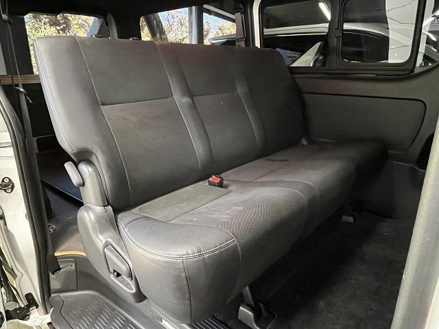 ハイエースバン スーパーＧＬダークプライム２　フローティングナビ　バックカメラ　モデリスタエアロ　衝突軽減ブレーキ　車線逸脱防止　助手席エアバック　ＡＣ１００Ｖ　オートハイビーム　オートライト　オートエアコン　プッシュスタート　フルセグテレビ（22枚目）