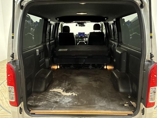 ハイエースバン スーパーＧＬダークプライム２　フローティングナビ　バックカメラ　モデリスタエアロ　衝突軽減ブレーキ　車線逸脱防止　助手席エアバック　ＡＣ１００Ｖ　オートハイビーム　オートライト　オートエアコン　プッシュスタート　フルセグテレビ（40枚目）