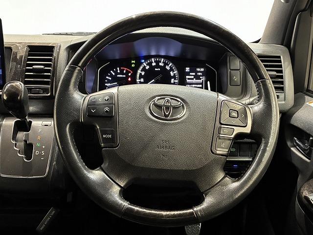 ハイエースバン スーパーＧＬダークプライム２　フローティングナビ　バックカメラ　モデリスタエアロ　衝突軽減ブレーキ　車線逸脱防止　助手席エアバック　ＡＣ１００Ｖ　オートハイビーム　オートライト　オートエアコン　プッシュスタート　フルセグテレビ（45枚目）