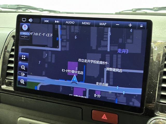 ハイエースバン スーパーＧＬダークプライム２　フローティングナビ　バックカメラ　モデリスタエアロ　衝突軽減ブレーキ　車線逸脱防止　助手席エアバック　ＡＣ１００Ｖ　オートハイビーム　オートライト　オートエアコン　プッシュスタート　フルセグテレビ（50枚目）