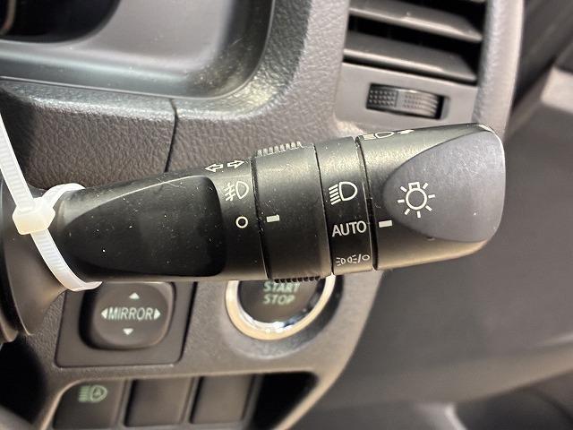 ハイエースバン スーパーＧＬダークプライム２　フローティングナビ　バックカメラ　モデリスタエアロ　衝突軽減ブレーキ　車線逸脱防止　助手席エアバック　ＡＣ１００Ｖ　オートハイビーム　オートライト　オートエアコン　プッシュスタート　フルセグテレビ（62枚目）