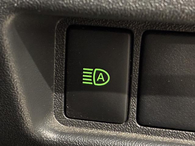 ハイエースバン スーパーＧＬダークプライム２　フローティングナビ　バックカメラ　モデリスタエアロ　衝突軽減ブレーキ　車線逸脱防止　助手席エアバック　ＡＣ１００Ｖ　オートハイビーム　オートライト　オートエアコン　プッシュスタート　フルセグテレビ（68枚目）