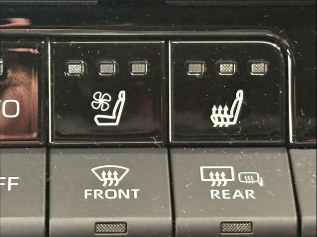 クラウンクロスオーバー Ｇ　“Ｌｅａｔｈｅｒ　Ｐａｃｋａｇｅ”　純正ナビ　パノラミックビューモニター　レーダークルーズコントロール　シートメモリー　パワーシート　ブラインドスポットモニター　シートヒーター　シートクーラー　電動リアゲート　オートハイビーム（7枚目）