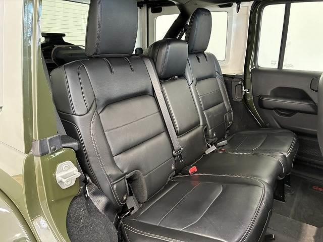 ジープ・ラングラーアンリミテッド Ｕｎｌｉｍｉｔｅｄ　Ｓａｈａｒａ　２．０スカイワンタッチパワ　スカイタッチパワートップ　レーダークルーズ　フルセグ　Ｂカメラ　衝突軽減ブレーキ　ＬＥＤライト　ＥＴＣ　禁煙車　スマートキー　シートヒーター（10枚目）