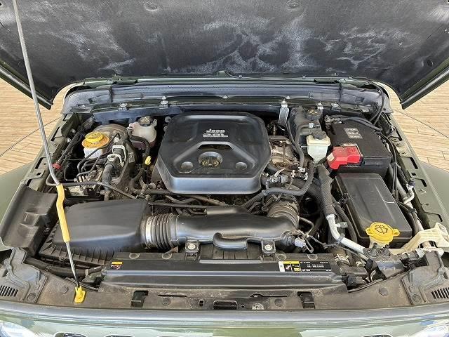 ジープ・ラングラーアンリミテッド Ｕｎｌｉｍｉｔｅｄ　Ｓａｈａｒａ　２．０スカイワンタッチパワ　スカイタッチパワートップ　レーダークルーズ　フルセグ　Ｂカメラ　衝突軽減ブレーキ　ＬＥＤライト　ＥＴＣ　禁煙車　スマートキー　シートヒーター（20枚目）