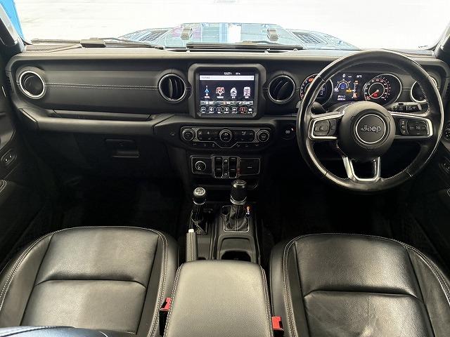 ジープ・ラングラーアンリミテッド Ｕｎｌｉｍｉｔｅｄ　Ｓａｈａｒａ　２．０スカイワンタッチパワ　スカイタッチパワートップ　レーダークルーズ　フルセグ　Ｂカメラ　衝突軽減ブレーキ　ＬＥＤライト　ＥＴＣ　禁煙車　スマートキー　シートヒーター（32枚目）